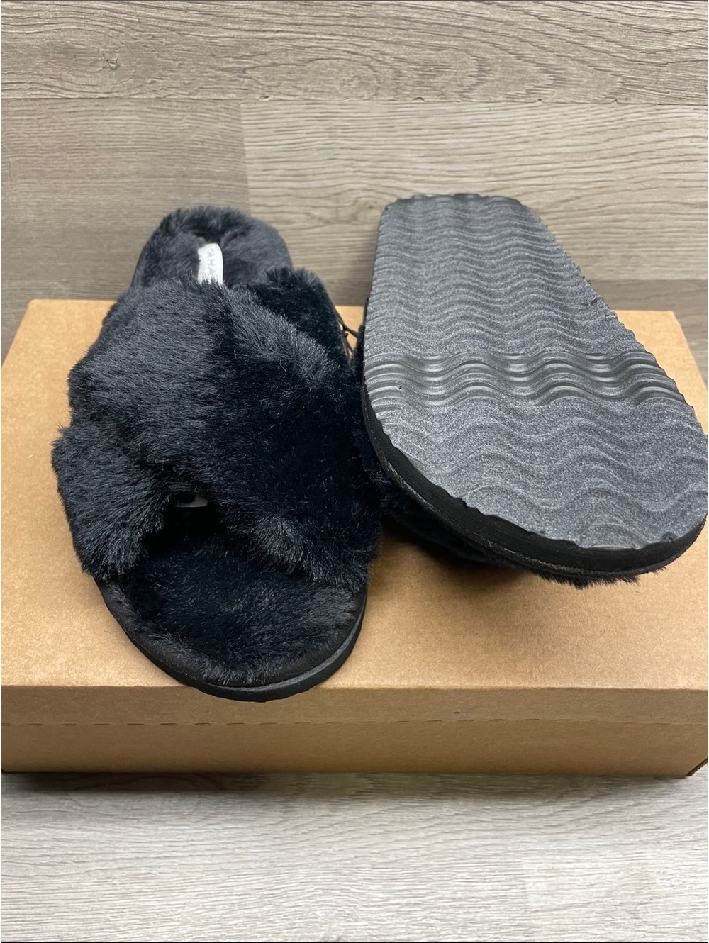 Tahari Black Faux Fur Slide Slippers #232